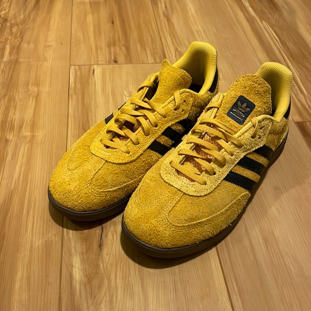 Limited edition samba adv